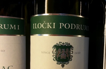 ILOCKI PODRUMI係個酒莊名，佢位於克羅地亞東部的一個叫ILOK的小鎮。果個小鎮有悠久的釀酒歷史...我覺得果邊的白酒唔錯...
